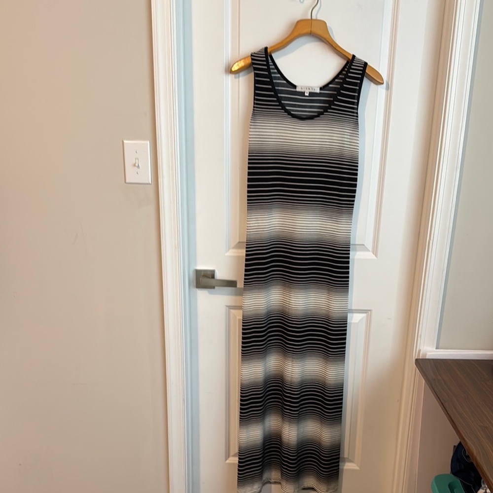 Ninety Black and White Sheath Maxi Dress Sleeveless